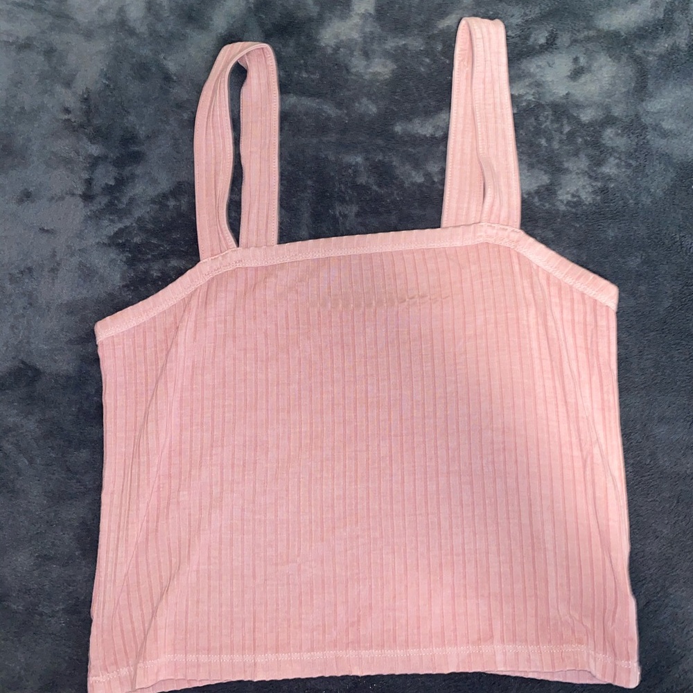 Soft pink American eagle crop top
